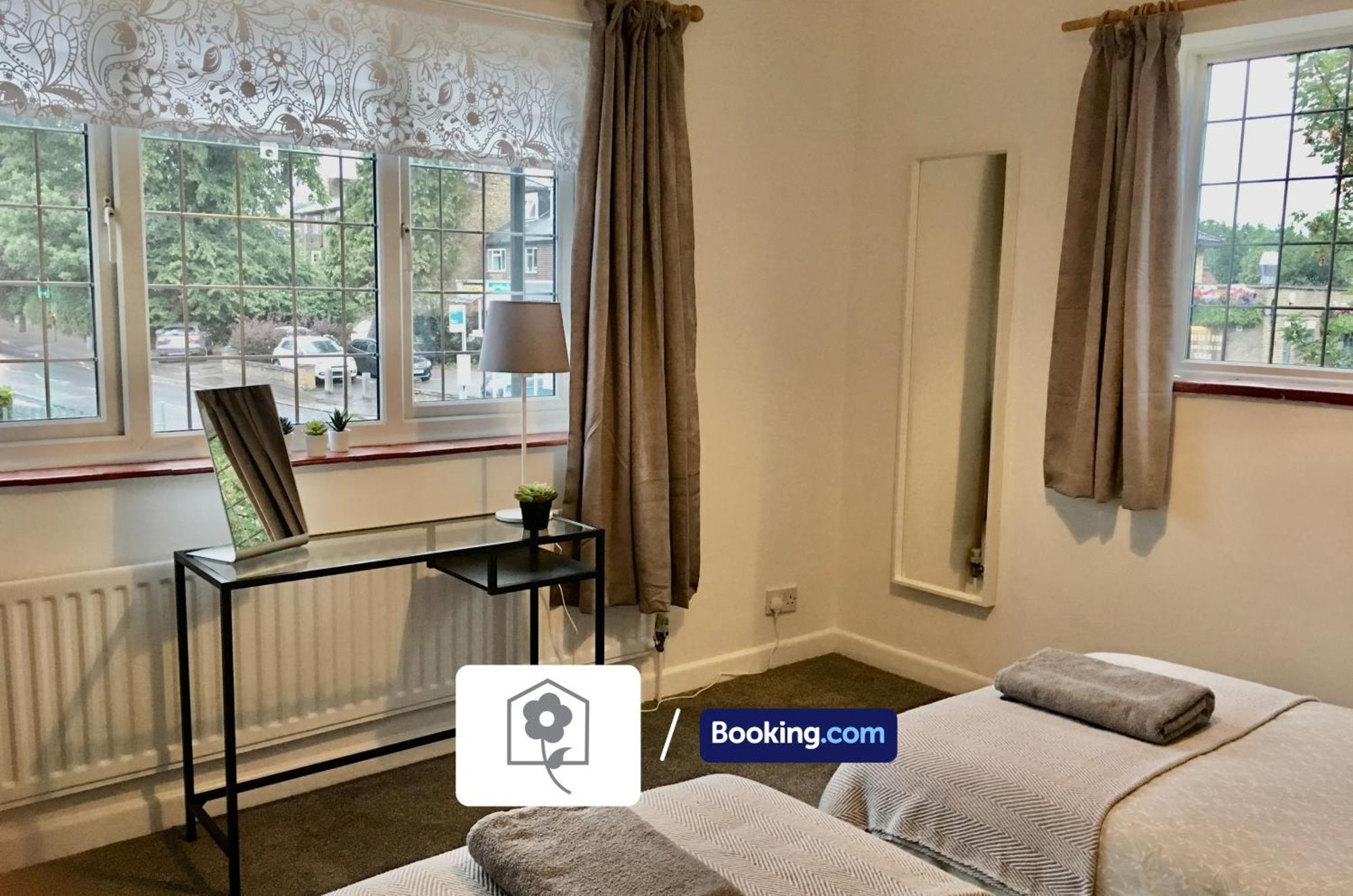 Highfield House: Spacious Detached With Free Parking Southampton