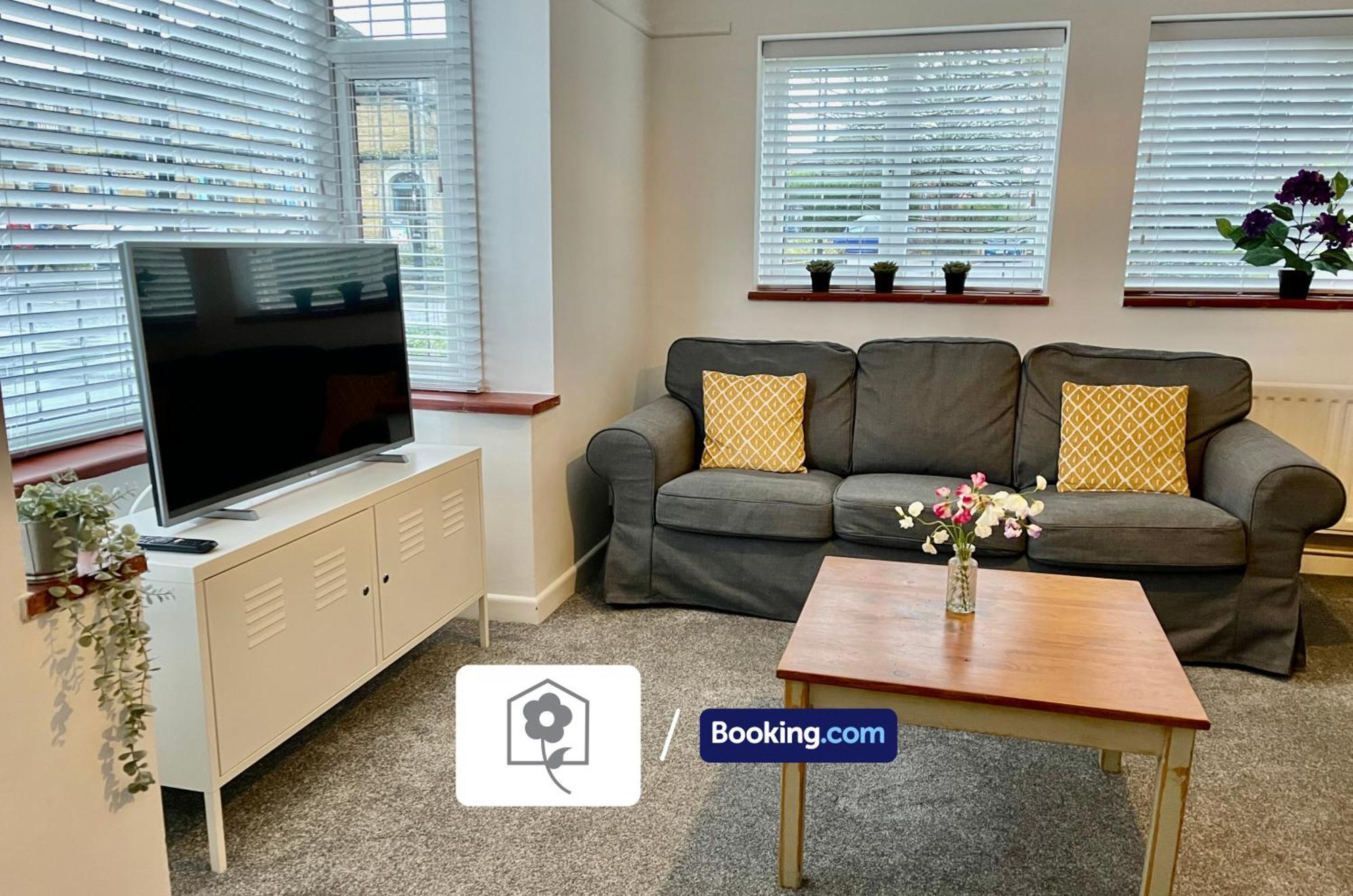 Highfield House: Spacious Detached With Free Parking Southampton