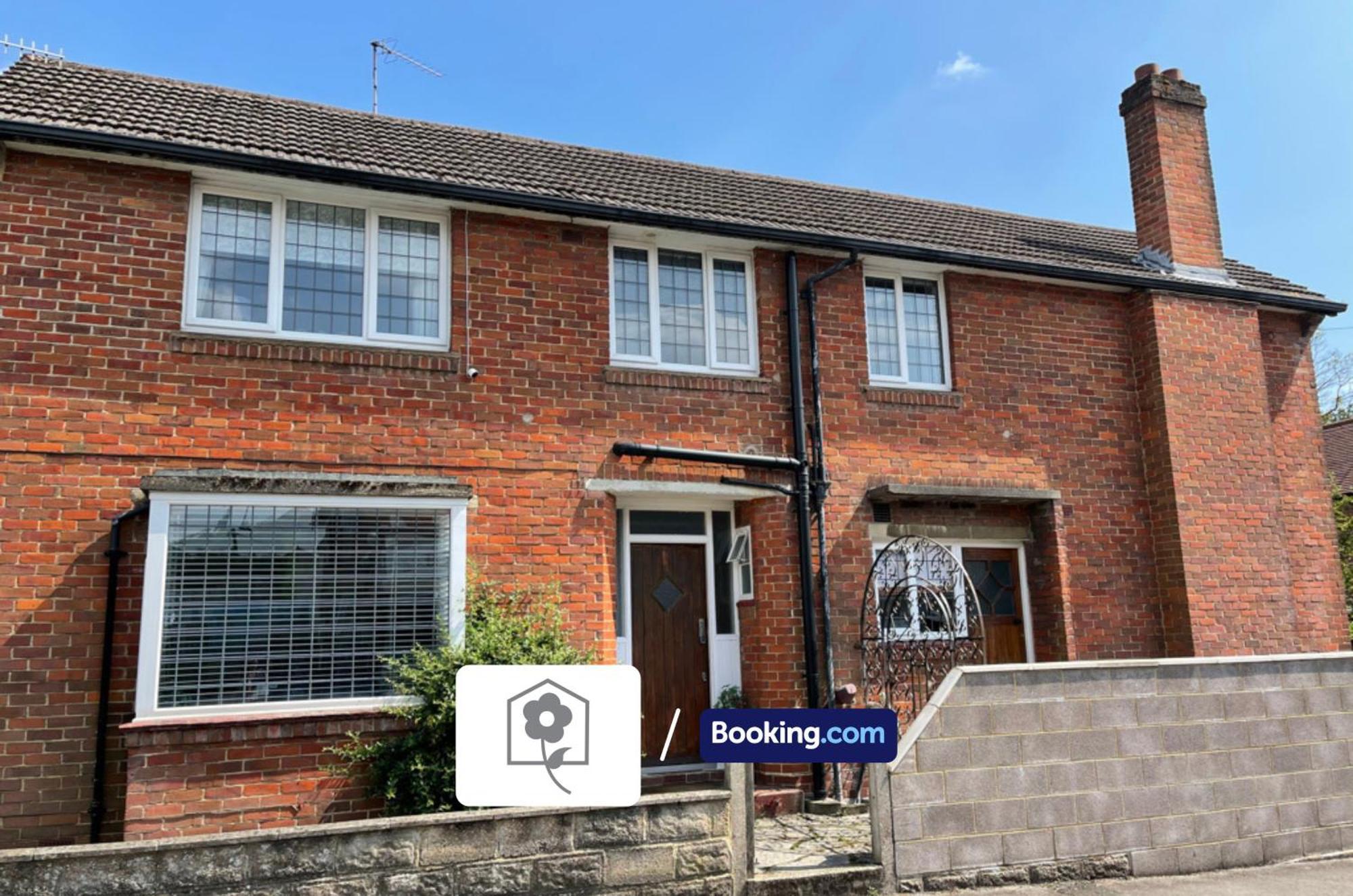 Highfield House: Spacious Detached With Free Parking * Southampton