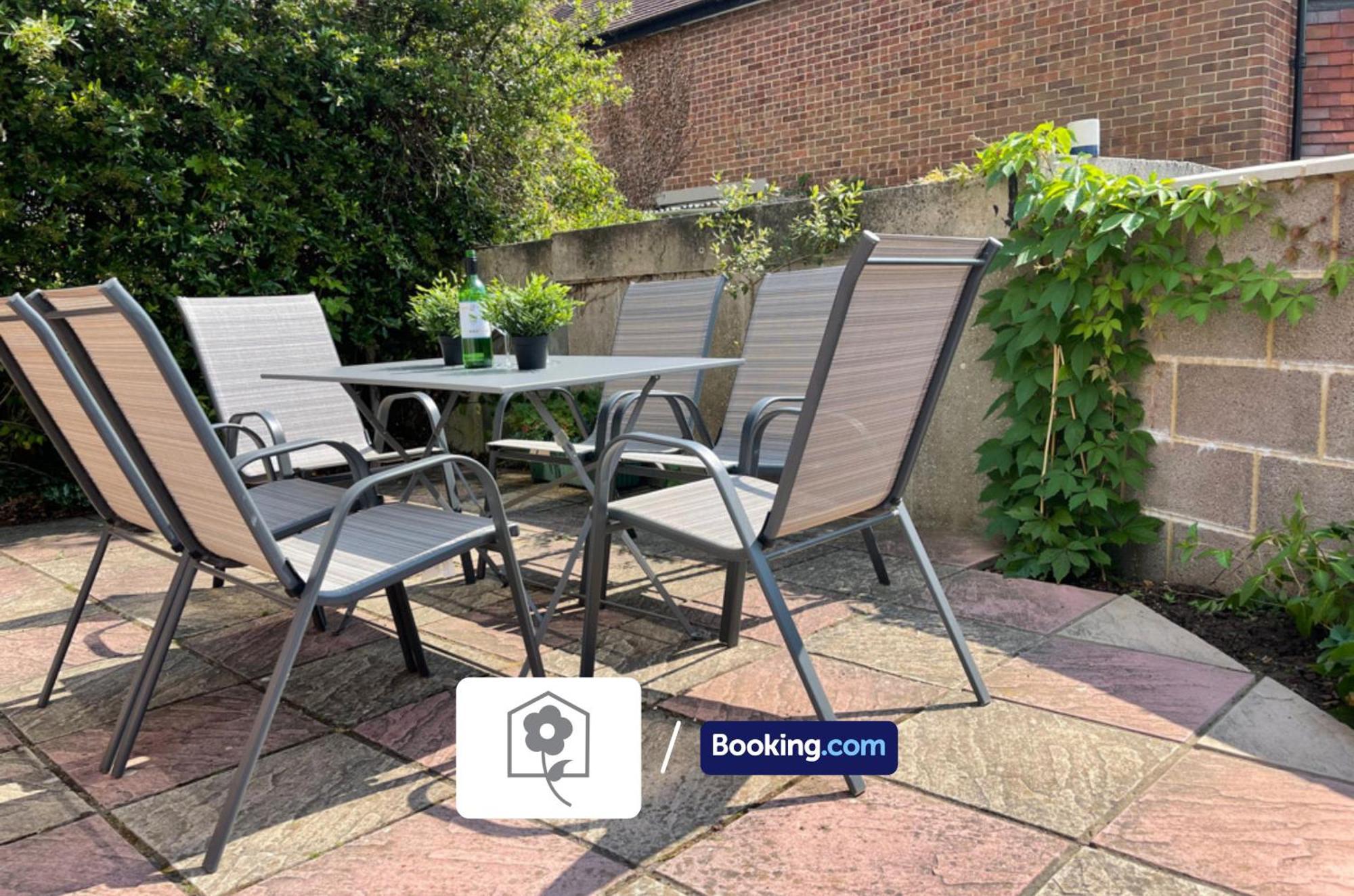 Holiday home Highfield House: Spacious Detached With Free Parking